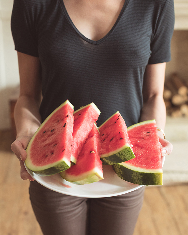 In this piece, we shall be considering 5 different diets that can help you lose weight very fast without affecting your health. If you are a celebrity or not, and have been watching your weight or seeking some supplements to your daily exercise to get rid of excess fat, you are in the right place. You don't have to pay for this pill.