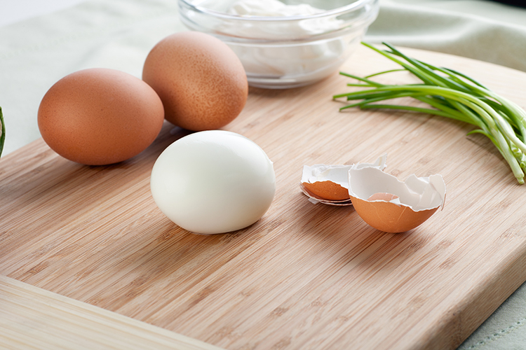 A little known fact is that some super-foods can actually KILL FAT and help you incredibly with your weight loss efforts. Try adding these 5 fat-killing foods to your diet to improve your health and lose weight!